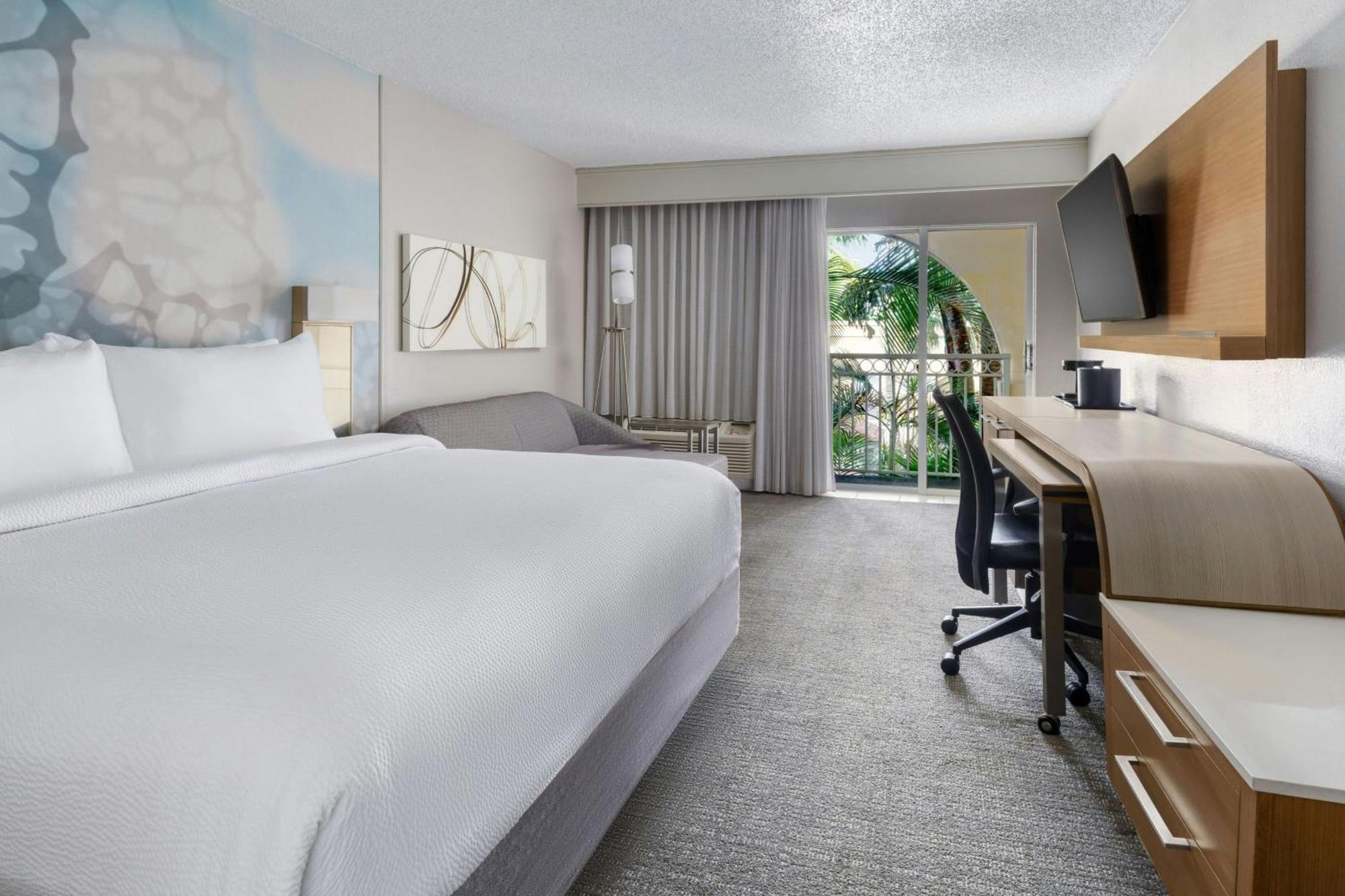 Courtyard By Marriott Fort Lauderdale North/Cypress Creek Exterior photo