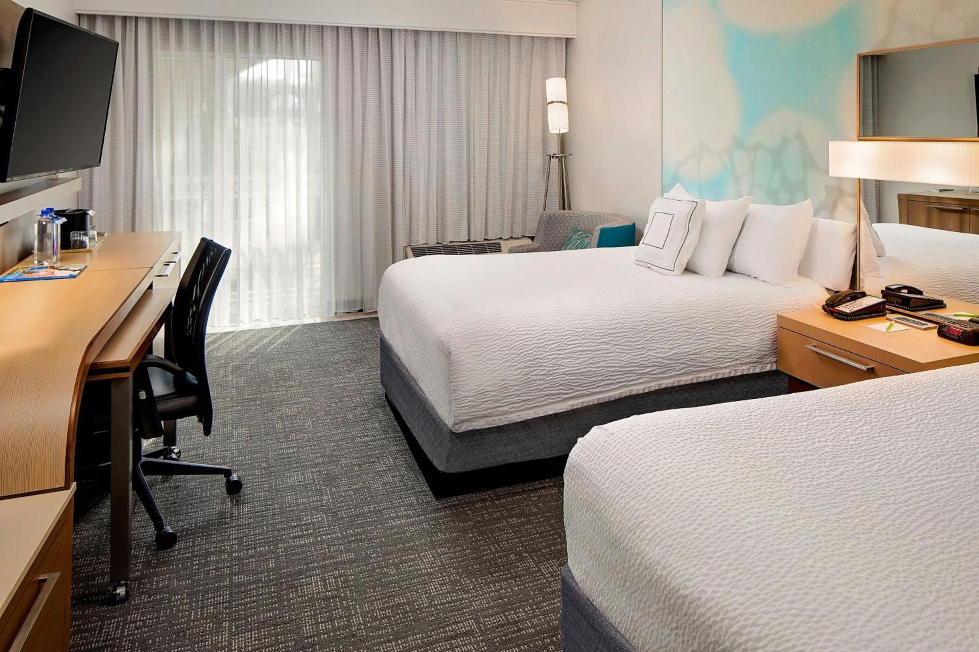 Courtyard By Marriott Fort Lauderdale North/Cypress Creek Exterior photo