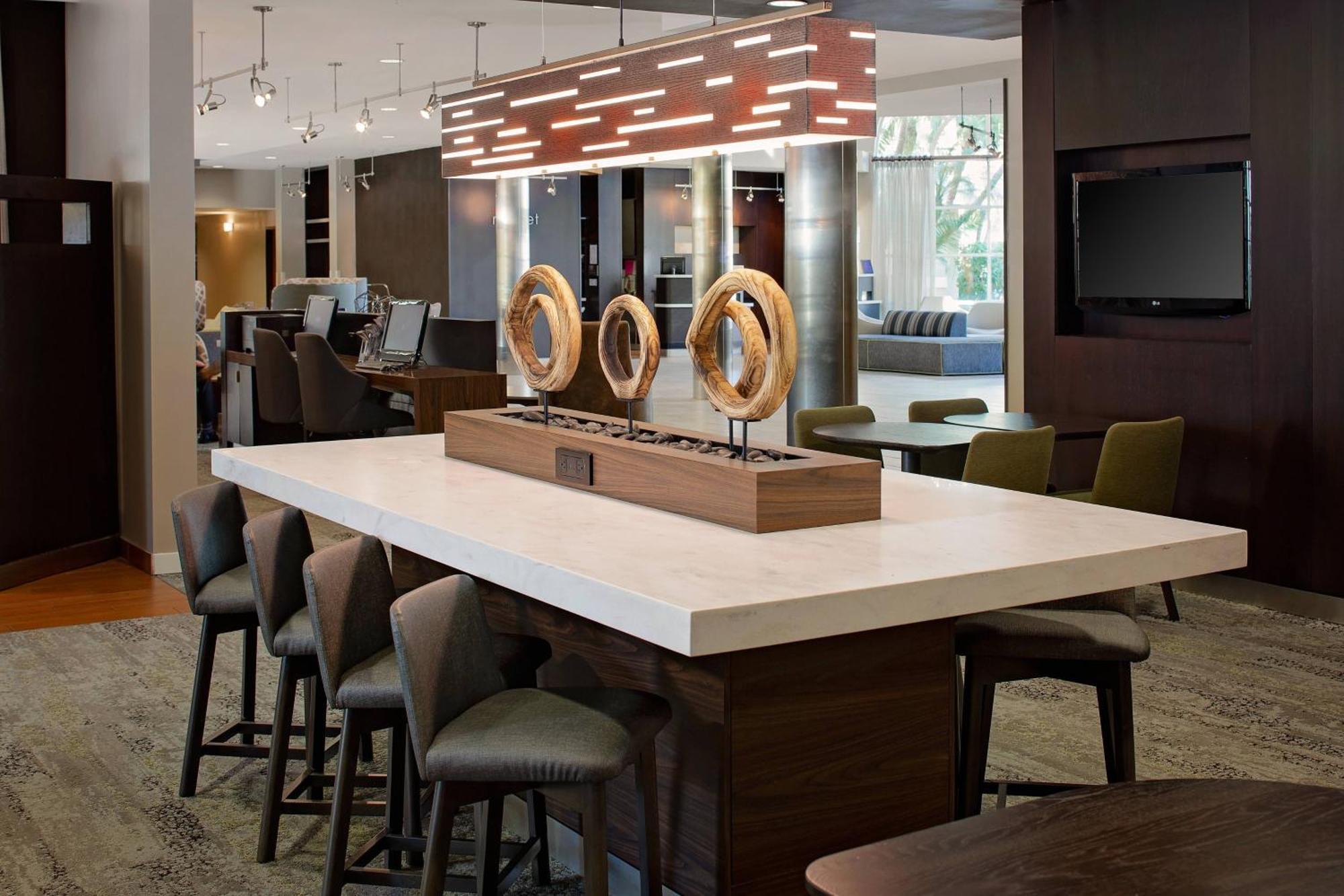 Courtyard By Marriott Fort Lauderdale North/Cypress Creek Exterior photo