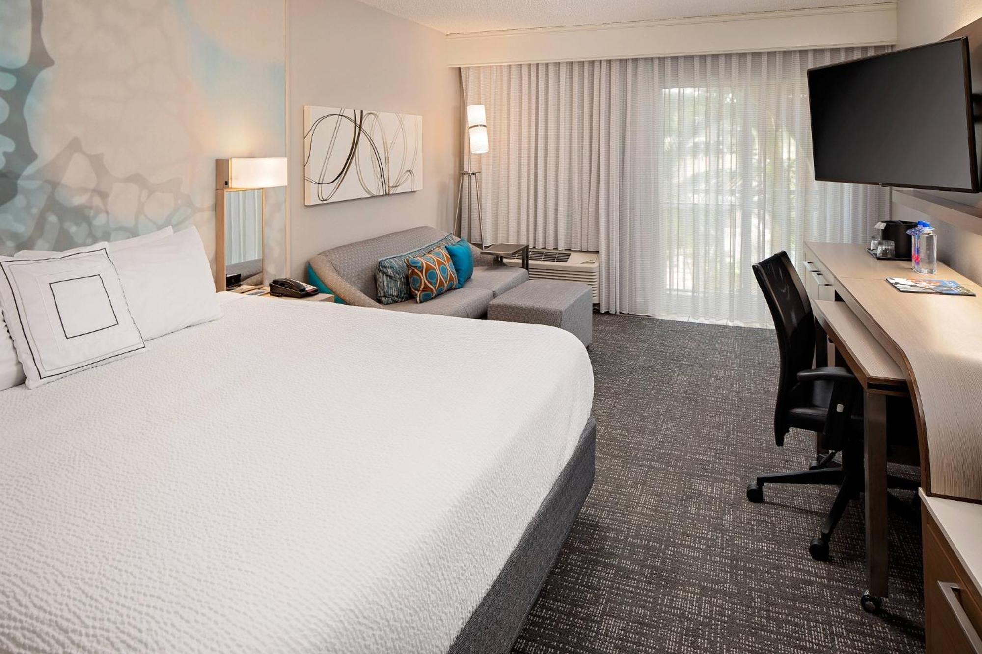 Courtyard By Marriott Fort Lauderdale North/Cypress Creek Exterior photo