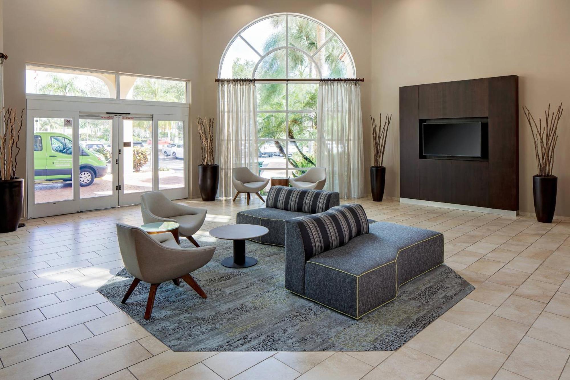 Courtyard By Marriott Fort Lauderdale North/Cypress Creek Exterior photo